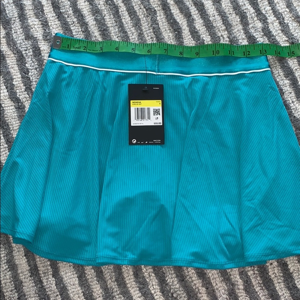 Nike’s Women DRI-FIT Tennis / Golf Skirt/Skort - Picture 6 of 6